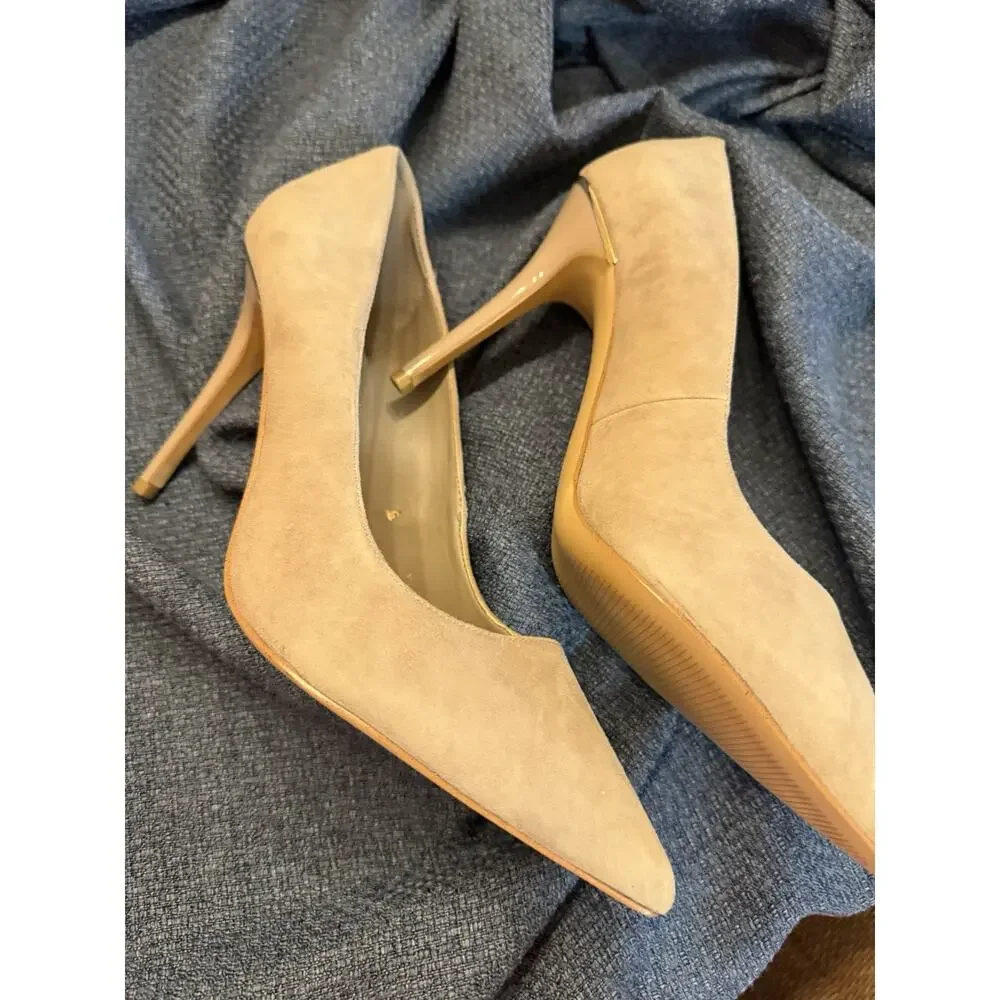 White House Black Market Tan Golden Brown Suede Heels size 8.5 Olivia Fungi